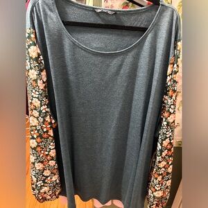 BloomChic sz 28 blouse